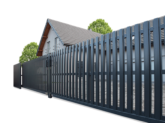 Дом за забором